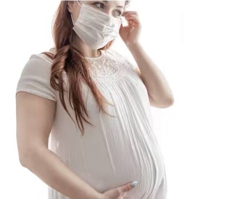 वायु प्रदूषण का सबसे खतरनाक असर गर्भवती महिलाओं और बढ़ते बच्चों पर पड़ता है