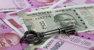 Vastu Tips For Wealth: आर्थिक तंगी दूर करने के लिए वास्तु के अनुसार करें ये 4 उपाय, मां लक्ष्मी की होगी विशेष कृपा